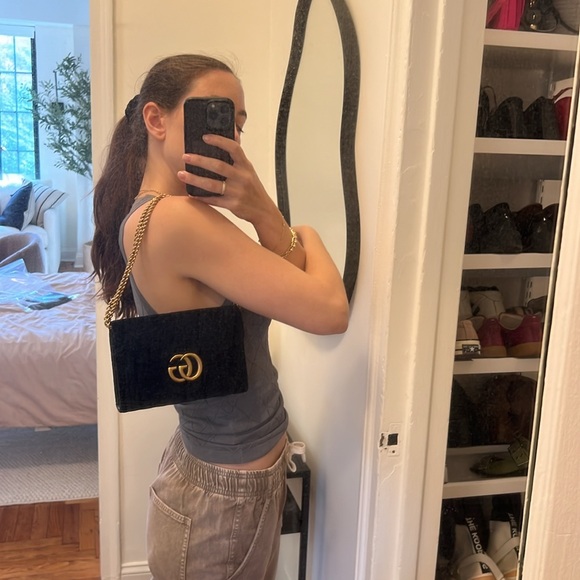 Gucci
GG Marmont Chain Wallet velvet crossbody bag - Picture 7 of 8